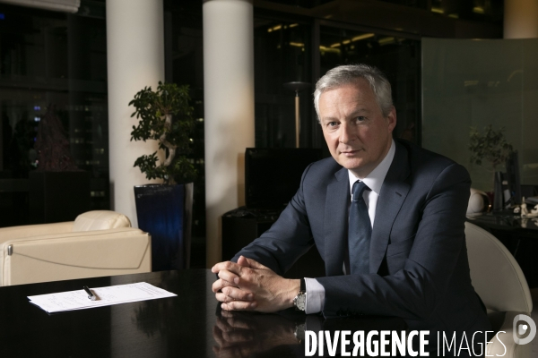 Bruno LE MAIRE, ministre de l économie et des finances, dans son bureau de Bercy.