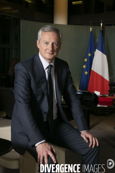 Bruno LE MAIRE, ministre de l économie et des finances, dans son bureau de Bercy.