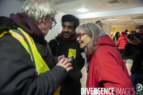 Le DAL réquisitionne un immeuble.