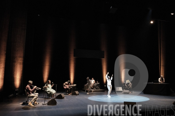 Not Another Diva  ... / Faustin Linyekula et Hlengiwe Lushaba