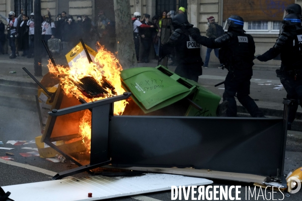 ÊManifestation contre la reforme des retraites Paris. Protest against the government s pension overhaul Paris.