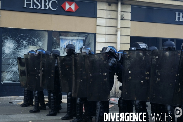  Manifestation contre la reforme des retraites Paris. Protest against the government s pension overhaul Paris.