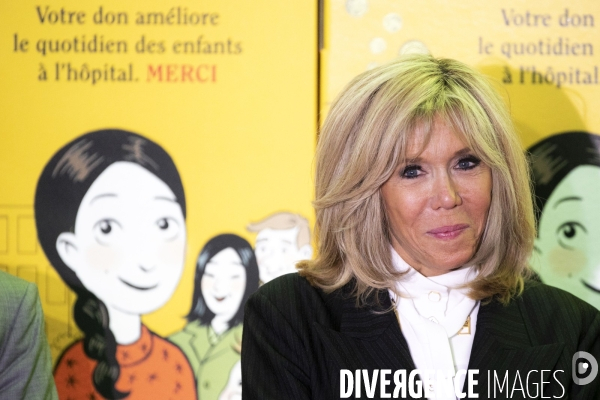Brigitte MACRON lance la 31e édition de l opération Pièces jaunes avec Didier DESCHAMPS.