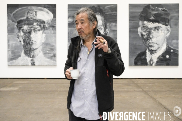 Yan Pei-Ming, peintre, dans son atelier d Ivry sur Seine