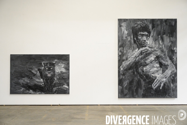 Yan Pei-Ming, peintre, dans son atelier d Ivry sur Seine