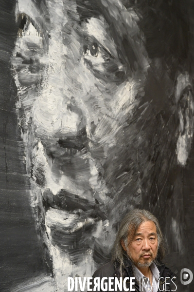 Yan Pei-Ming, peintre, dans son atelier d Ivry sur Seine