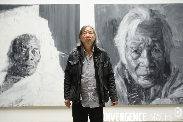 Yan Pei-Ming, peintre, dans son atelier d Ivry sur Seine