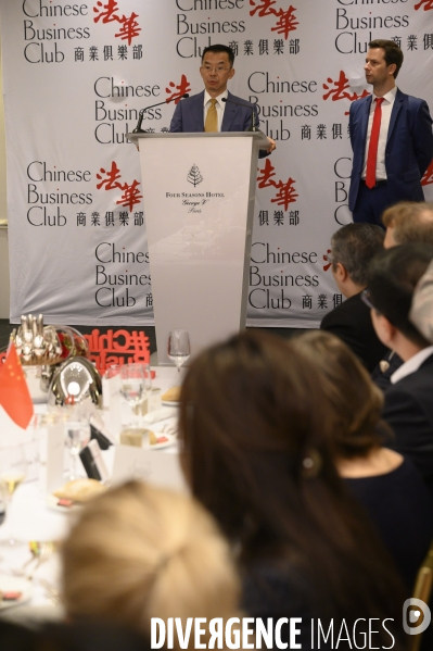 Jean-Pierre Raffarin et Lu Shaye, ambassadeur de Chine en France, reçus par le Chinese Business Club à Paris le 11 décembre 2019.