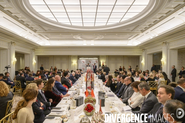 Jean-Pierre Raffarin et Lu Shaye, ambassadeur de Chine en France, reçus par le Chinese Business Club à Paris le 11 décembre 2019.