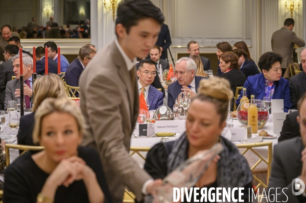 Jean-Pierre Raffarin et Lu Shaye, ambassadeur de Chine en France, reçus par le Chinese Business Club à Paris le 11 décembre 2019.