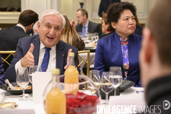 Jean-Pierre Raffarin et Lu Shaye, ambassadeur de Chine en France, reçus par le Chinese Business Club à Paris le 11 décembre 2019.