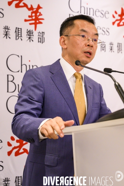 Jean-Pierre Raffarin et Lu Shaye, ambassadeur de Chine en France, reçus par le Chinese Business Club à Paris le 11 décembre 2019.