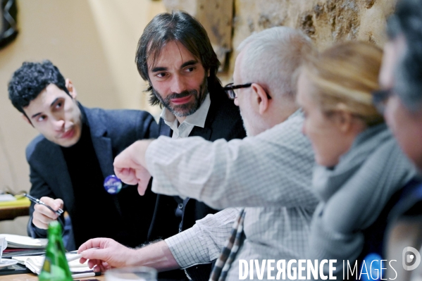 Cédric Villani visite la Petite Ceinture dans le 20ème arrondissement