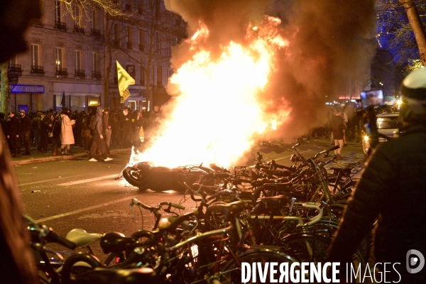 Affrontements GILETS JAUNES  et POLICE le 18 janvier 2020, à Paris. Yellow vests 18 janvier 2020 in Paris.