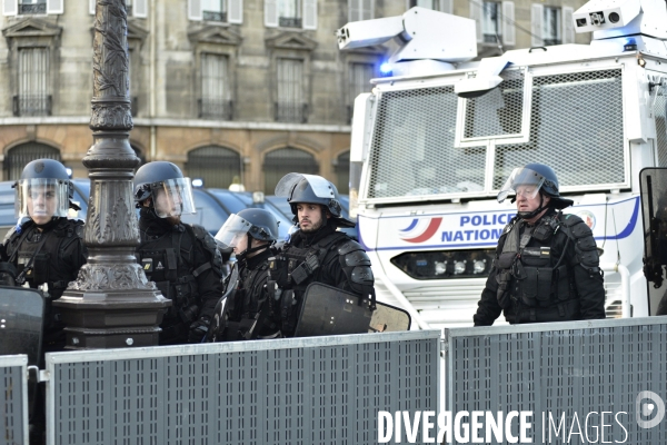 Affrontements GILETS JAUNES  et POLICE le 18 janvier 2020, à Paris. Yellow vests 18 janvier 2020 in Paris.