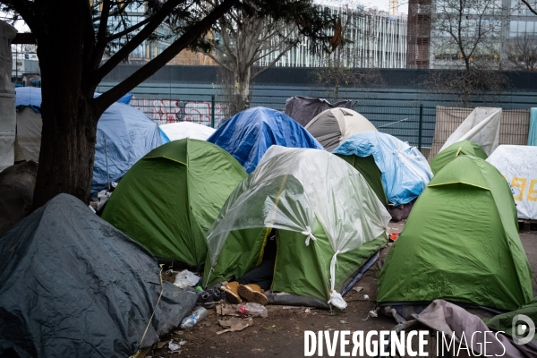 Camp de migrants de la Porte d Aubervilliers