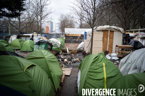 Camp de migrants de la Porte d Aubervilliers