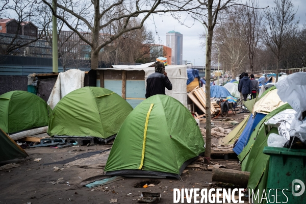 Camp de migrants de la Porte d Aubervilliers