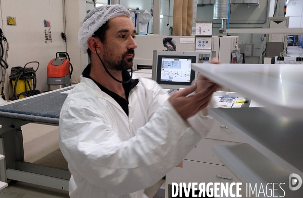 Chez Burgbad, le made in France d un fabricant de meubles de salle de bains