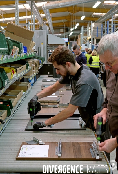 Chez Burgbad, le made in France d un fabricant de meubles de salle de bains
