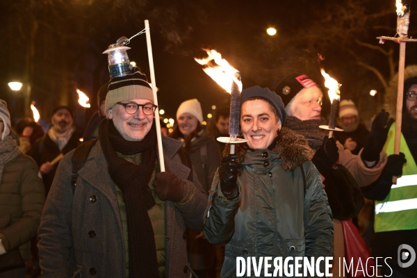 Marche aux flambeaux, contre la réforme des retraites du 23 janvier 2020, à Paris. National strike of 23 janvier 2020 in Paris.