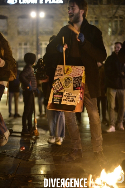 Marche aux flambeaux, contre la réforme des retraites du 23 janvier 2020, à Paris. National strike of 23 janvier 2020 in Paris.