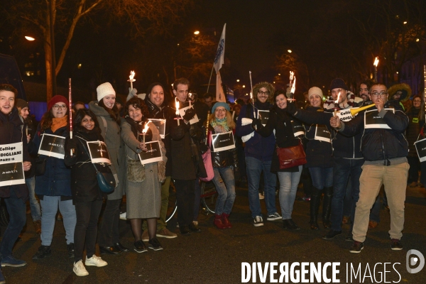 Marche aux flambeaux, contre la réforme des retraites du 23 janvier 2020, à Paris. National strike of 23 janvier 2020 in Paris.