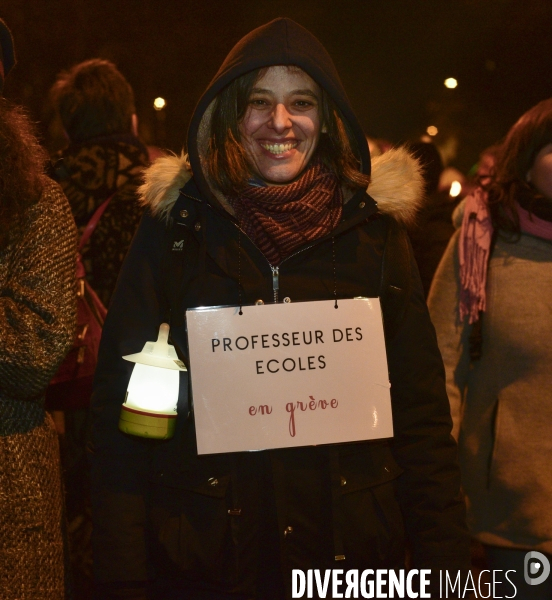 Marche aux flambeaux, contre la réforme des retraites du 23 janvier 2020, à Paris. National strike of 23 janvier 2020 in Paris.