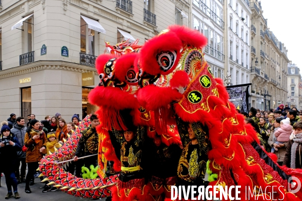 Le défilé du Nouvel an Chinois rue du faubourg saint Honoré