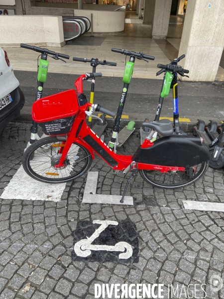 Aires de parking  pour trottinettes electriques a paris