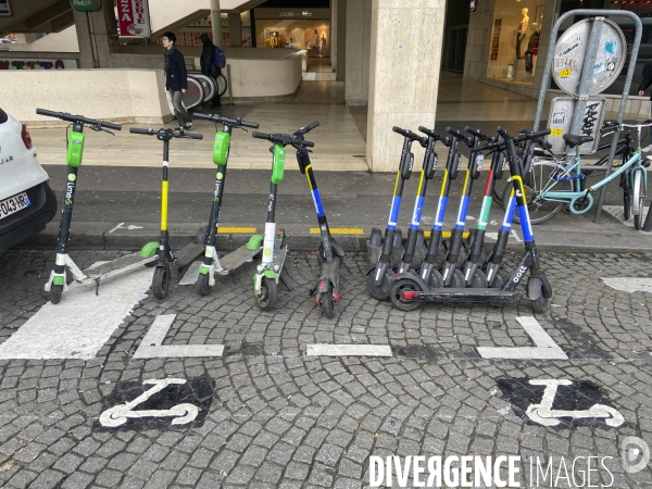 Aires de parking  pour trottinettes electriques a paris