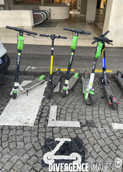 Aires de parking  pour trottinettes electriques a paris