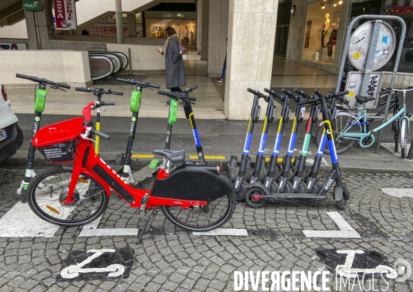 Aires de parking  pour trottinettes electriques a paris