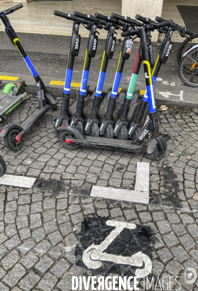 Aires de parking  pour trottinettes electriques a paris