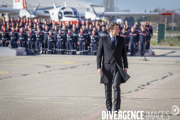 Emmanuel Macron: cérémonie pour trois sauveteurs accidentés à Nîmes-Garons