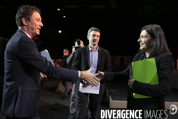 Les candidats aux municipales à Paris, devant la fondation Abbé Pierre.