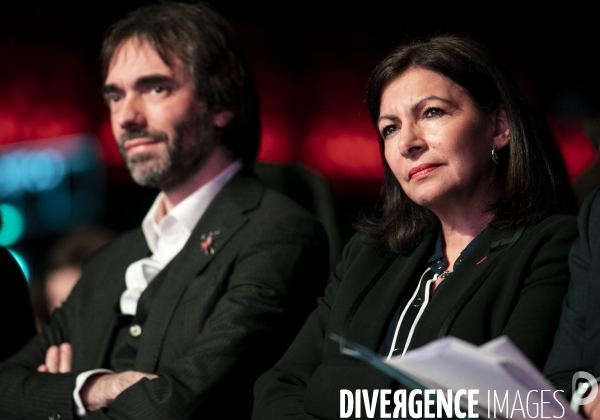 Les candidats aux municipales à Paris, devant la fondation Abbé Pierre.