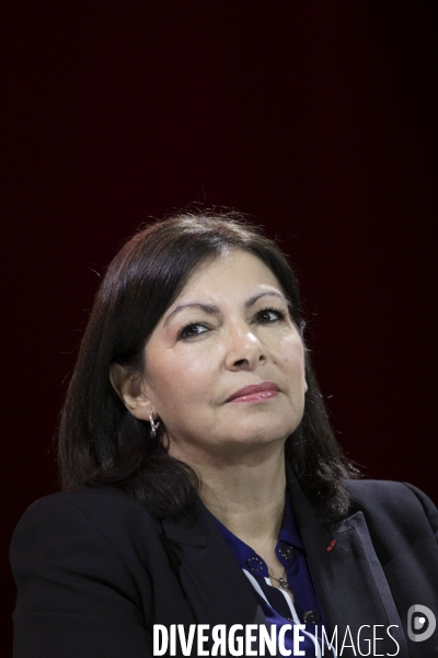 Les candidats aux municipales à Paris, devant la fondation Abbé Pierre.