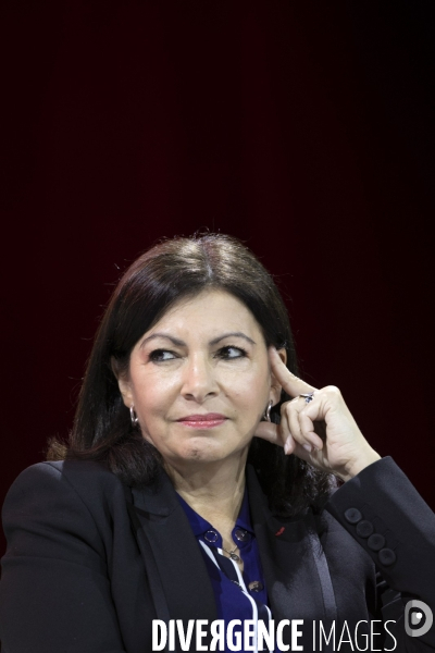 Les candidats aux municipales à Paris, devant la fondation Abbé Pierre.