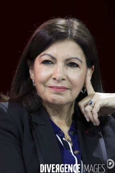 Les candidats aux municipales à Paris, devant la fondation Abbé Pierre.