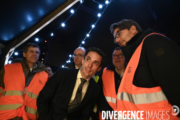 Métro. Croisement des tunneliers du Grand Paris Express. Gare Villejuif-Gustave- Roussy