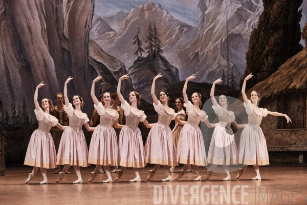 Giselle / Jean Coralli - Jules Perrot / Ballet de l Opéra national de paris