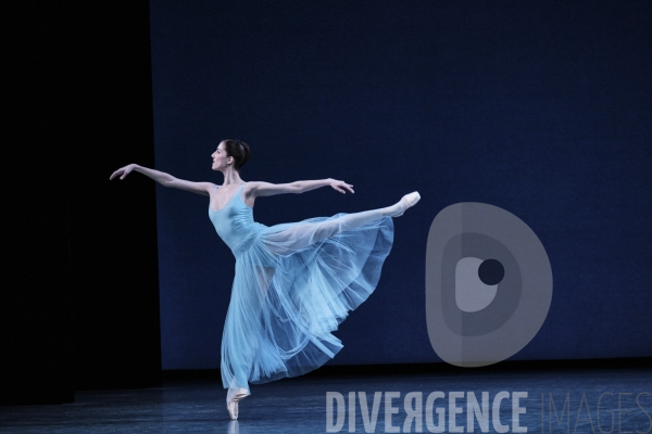 Sérénade / George Balanchine / Ballet de l Opéra national de paris