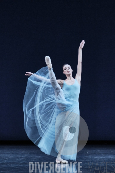 Sérénade / George Balanchine / Ballet de l Opéra national de paris