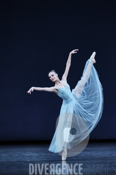 Sérénade / George Balanchine / Ballet de l Opéra national de paris