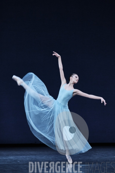 Sérénade / George Balanchine / Ballet de l Opéra national de paris