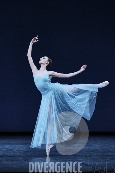 Sérénade / George Balanchine / Ballet de l Opéra national de paris