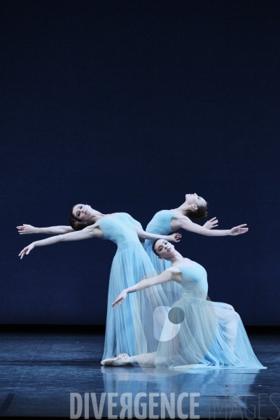 Sérénade / George Balanchine / Ballet de l Opéra national de paris