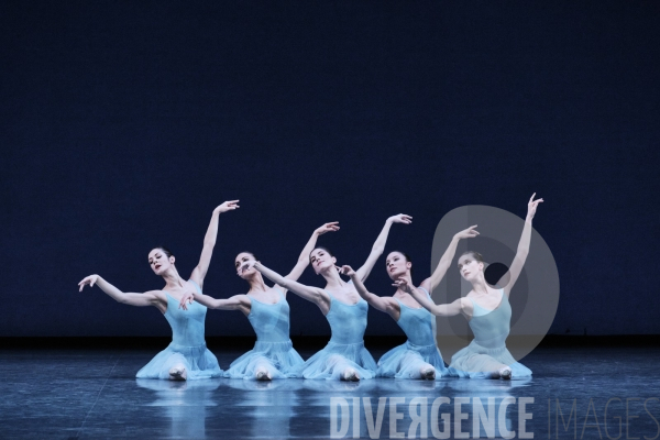 Sérénade / George Balanchine / Ballet de l Opéra national de paris