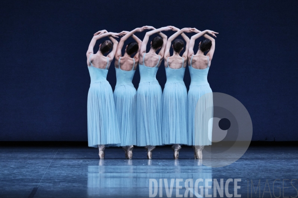 Sérénade / George Balanchine / Ballet de l Opéra national de paris